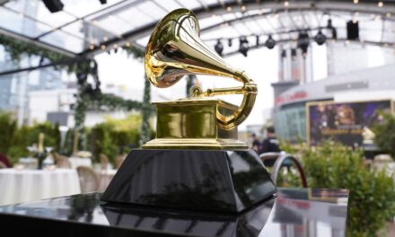 Tras incremento de contagios por Ómicron en EEUU se posponen los Premios Grammy
