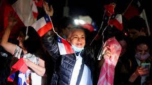 Chilenos rechazan propuesta de nueva Constitución