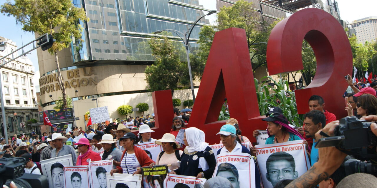 López Obrador defiende investigación de Encinas sobre Ayotzinapa
