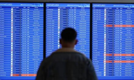 Reanudan vuelos domésticos  en EE.UU. tras suspenderlos por falla en sistema