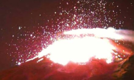 Explosión del Popocatépetl deja vidrios rotos y aterra a pobladores de Atlixco