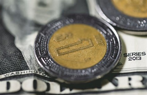 El peso mexicano llega a 17.08 unidades por dólar tras decisión de la Fed sobre tasas de interés