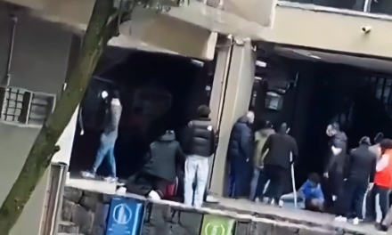 Enfrentamiento en FCA de la UNAM; señalan participación de presuntos “porros” y encapuchados