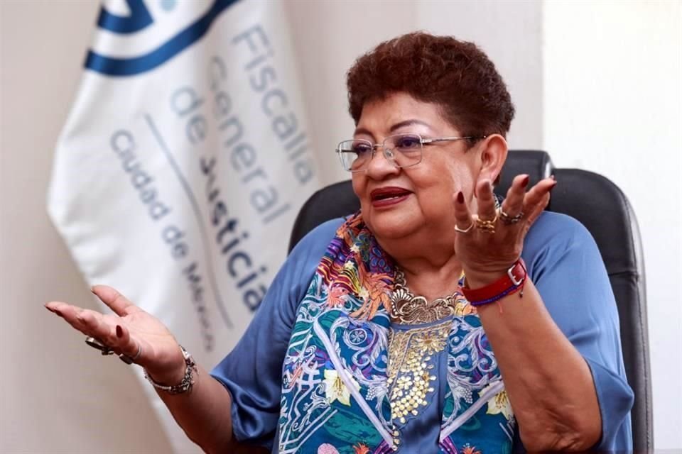 Ernestina Godoy alista defensa legal ante acusación de plagio de tesis; es una “artimaña inmoral”