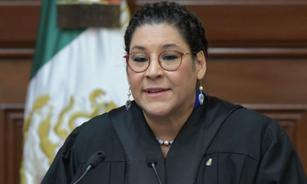 Ministra Lenia Batres pide a la Corte “ajustar” su sueldo conforme a la Constitución y su inscripción al ISSSTE