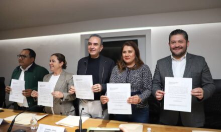 Desbandada de priistas en el Congreso de Puebla