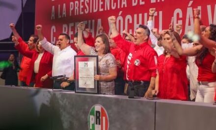 Recibe Xóchitl Gálvez constancia oficial como abanderada priista a la presidencia
