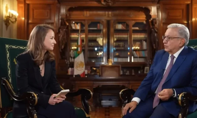 Morena podría correrse al centro: AMLO a Inna Afinogenova, periodista rusa