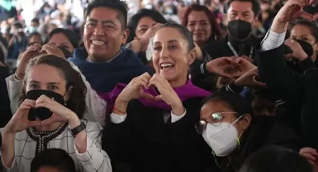 La educación pública es un derecho, no una mercancía: Claudia Sheinbaum