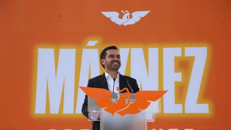 Jorge Álvarez se registra ante INE como candidato presidencial por MC