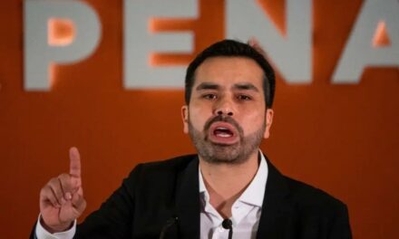 Álvarez Máynez celebra denuncia contra el priista Francisco Cienfuegos