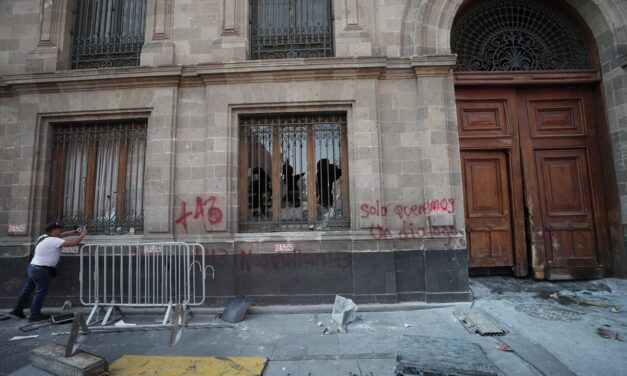 “El diálogo está y seguirá siempre abierto”, reiteró la titular de Segob tras irrupción de normalistas de Ayotzinapa en Palacio Nacional