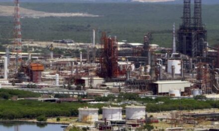 Gobierno de Nuevo León “clausura” refinería de Cadereyta