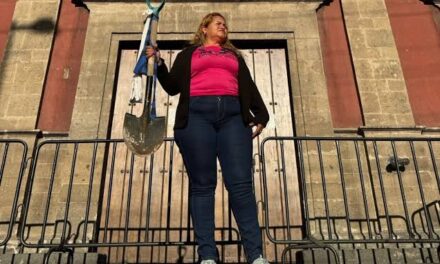 CECI FLORES LE LLEVA LA PALA DE MANDO A AMLO Y ESTE DICE AHÍ DÉJELA LUEGO TOCO EL TEMA
