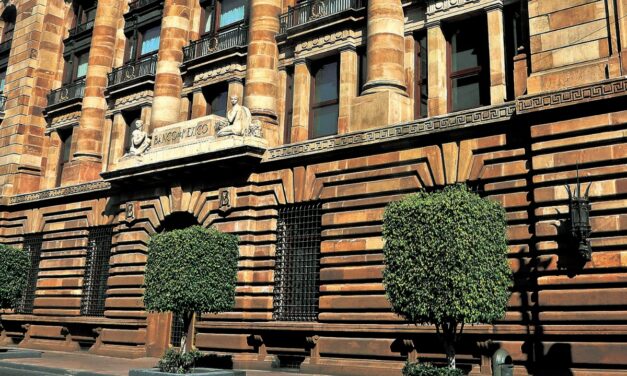 POR 1era VEZ EN 3 AÑOS BANXICO BAJA TASAS Y LA FED POR 5to mes, LAS MANTIENE