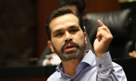 Candidato de MC acusa a Gálvez de copiar sus propuestas de campaña