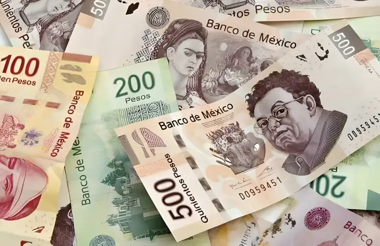 Jornada económica solida; peso cierra en 16.79 por dólar