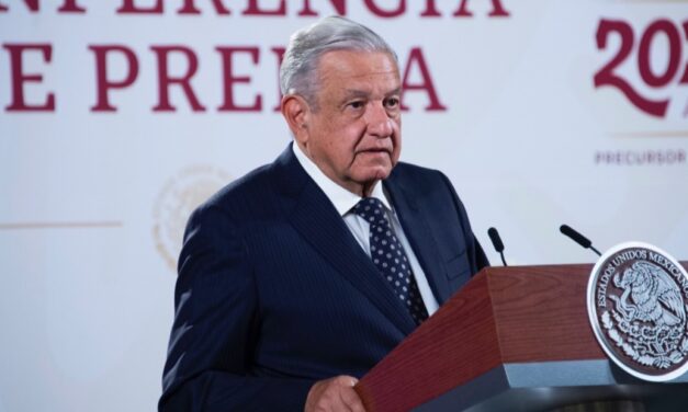 ‘ABRAZOS NO BALAZOS FUNCIONA’ DICE AMLO, PERO EMPRESARIOS ADVIERTEN LO CONTRARIO