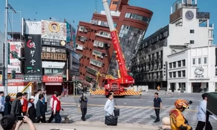 Al menos 9 personas mueren y más de 900 resultan heridas en un terremoto de magnitud 7,4 en Taiwán