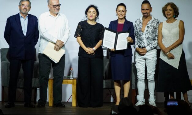 Cientos de personalidades de la academia, la cultura y el arte piden voto por Claudia