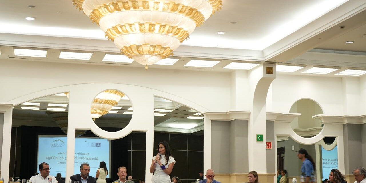 Ante empresarios, Rojo de la Vega se comprometió a comandar un gobierno integro, honesto, cercano y 100% transparente