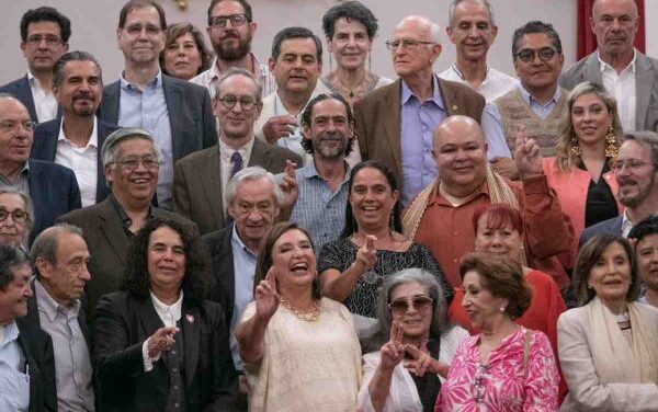 Intelectuales llaman a votar por Xóchitl Gálvez