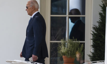 Biden da positivo por Covid y cancela participación en importante evento de latinos