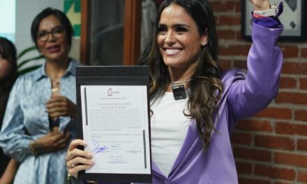 Ale Rojo de la Vega recibe constancia de mayoría como alcaldesa electa de la Cuauhtémoc