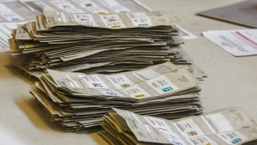 Autoridades recontarán los votos de más de 115 mil casillas