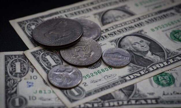 Superpeso registra pérdidas a pesar de la recuperación del viernes