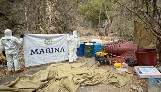 Semar asegura tres narcolaboratorios y destruye más de 5 mil kilos de metanfetamina en Sinaloa
