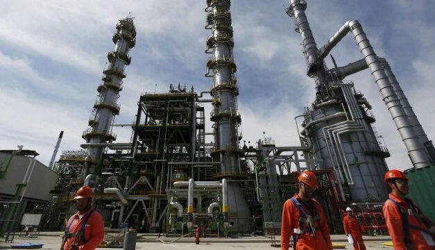 CAE LA REFINACIÓN DE PETROLEO Y LA CEPAL DICE QUE MÉXICO DEBE SER MÁS PRODUCTIVO