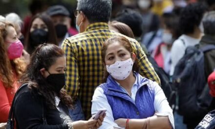 Tras repunte de casos por Covid-19, capitalinos retoman uso de cubrebocas