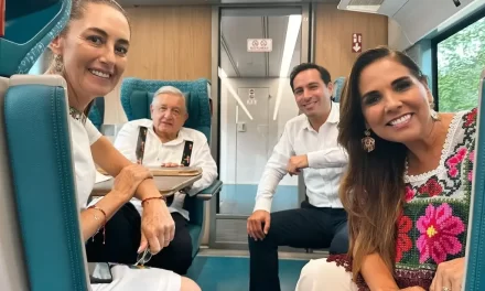 Presume AMLO inédita transción ordenada y fraterna