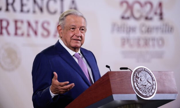 AMLO sugiere al PRI y al PAN regresar a sus “orígenes”