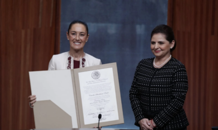 Claudia Sheinbaum recibe la constancia que la acredita como Presidenta electa