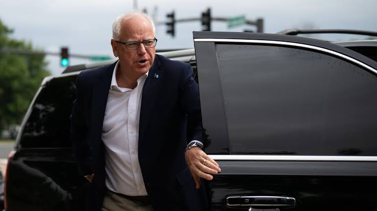 Tim Walz, gobernador de Minnesota, elegido por Harris como candidato a la vicepresidencia