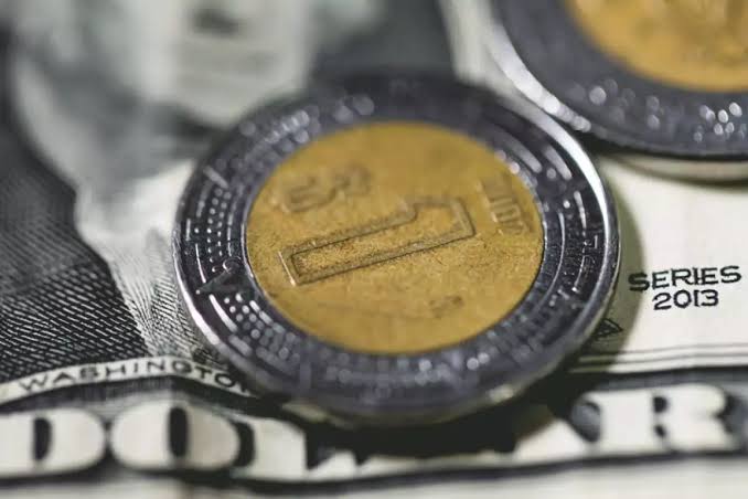 Peso de recupera tras recorte de Banxico a tasa de interés