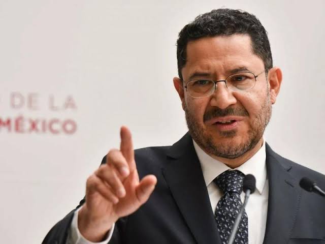 Claudia Sheinbaum nombra a Martí Batres próximo titular del ISSSTE