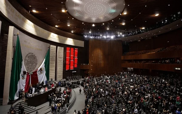 Critica AMLO actuar de jueces para detener discusión de diputados sobre Reforma Judicial