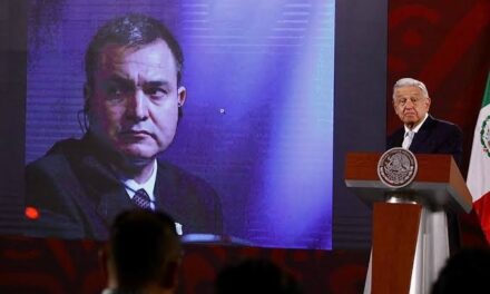 “Que presente pruebas”, revira AMLO a García Luna tras acusaciones por nexos con el narco