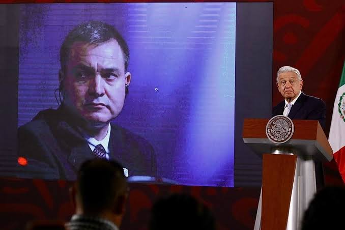 “Que presente pruebas”, revira AMLO a García Luna tras acusaciones por nexos con el narco