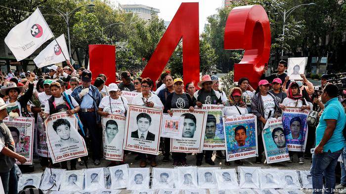 A 10 años de Ayotzinapa: deudas y dolores