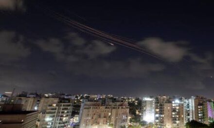 Irán ataca Israel con más de 200 misiles