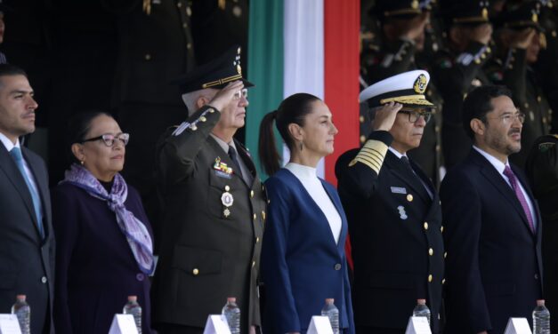 Sheinbaum recibió de las Fuerzas Armadas honores plenos a su investidura como su Comandanta Suprema