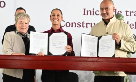 Da Sheinbaum banderazo de salida a trabajos del tren México-Querétaro