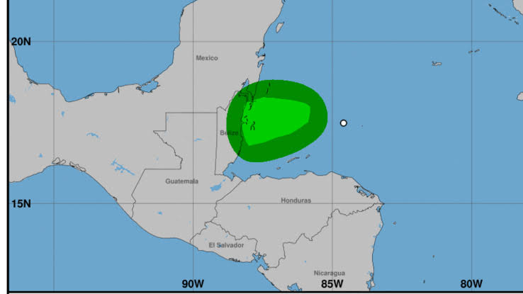 Tormenta tropical Nadine deja pérdidas humanas e inundaciones