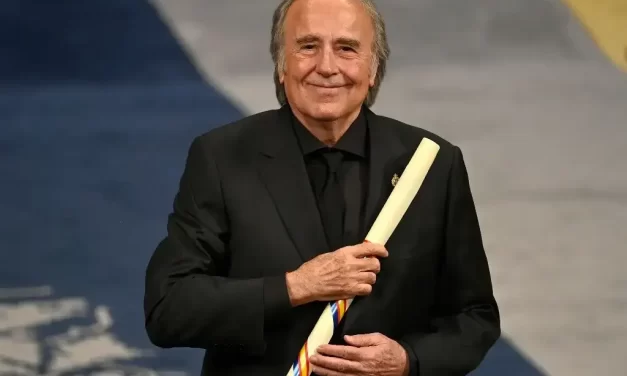 Recibe premio de Asturias el gran Joan Manuel Serrat