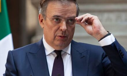 Las amenazas de Trump a México son un tiro en el pie: Ebrard