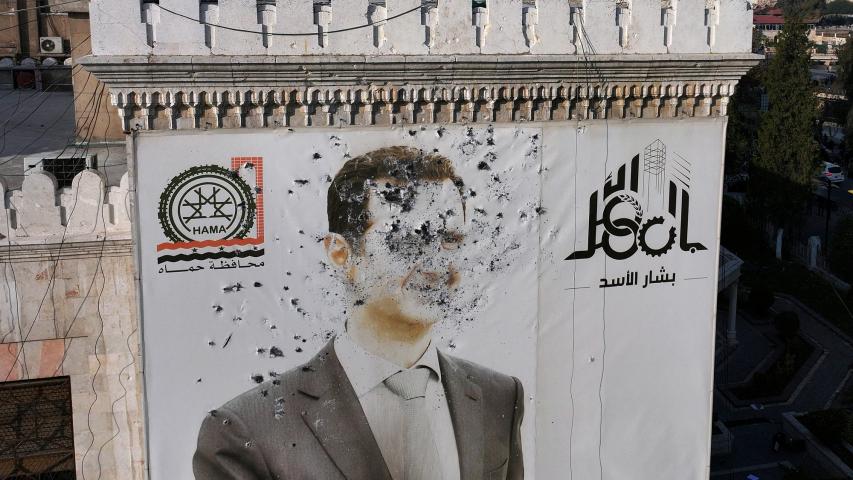 Bashar al Asad habría abandonado Siria tras entrada de rebeldes a la capital de ese país